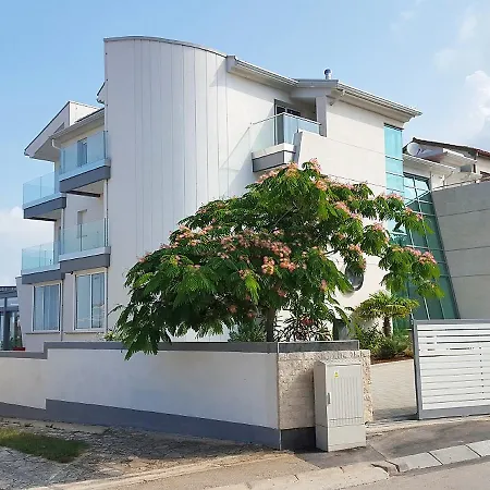 Adrion.3 Apartment
